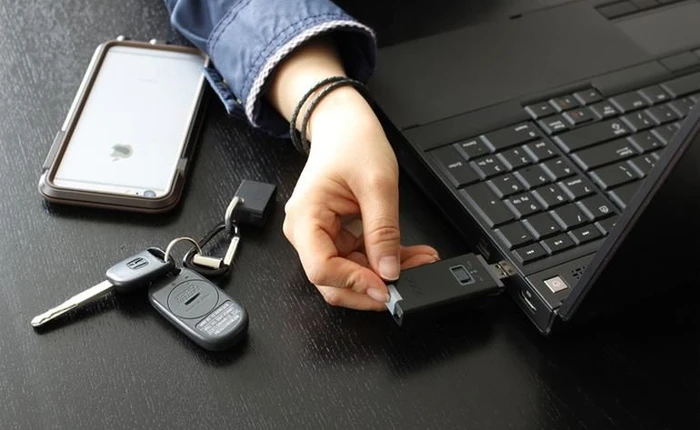 IBM lỡ tay chuyển USB chứa đầy malware cho khách hàng