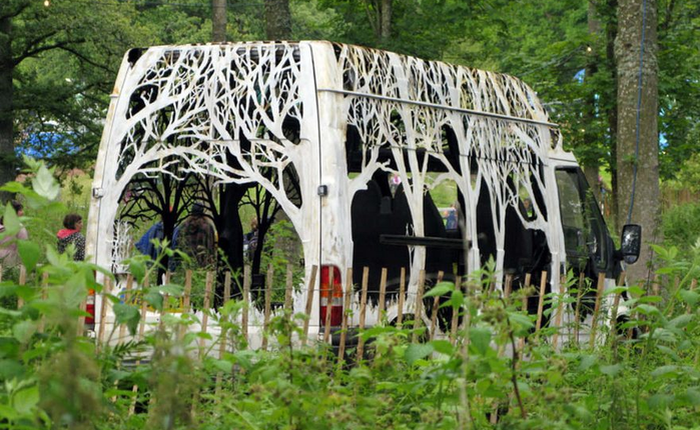 Sững sờ bởi bóng hình thiên nhiên ẩn mình trong... sắt vụn