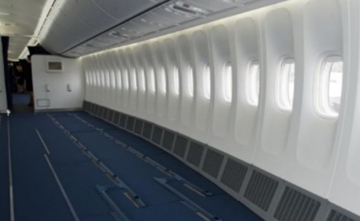 Hãng hàng không giá rẻ ở Colombia muốn hành khách đứng trên máy bay để giảm giá vé