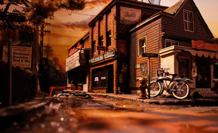 Phải mất 900 tiếng để biến tủ loa cũ thành thị trấn Derry ma quái trong "IT", độ chi tiết sẽ khiến bạn phải rùng mình