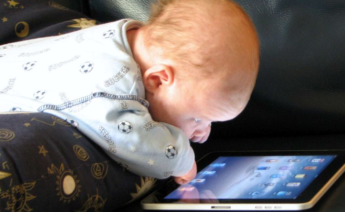 Quảng cáo vẫn ngang nhiên xuất hiện trên các video YouTube dành cho trẻ em, đi kèm các bình luận tục tĩu