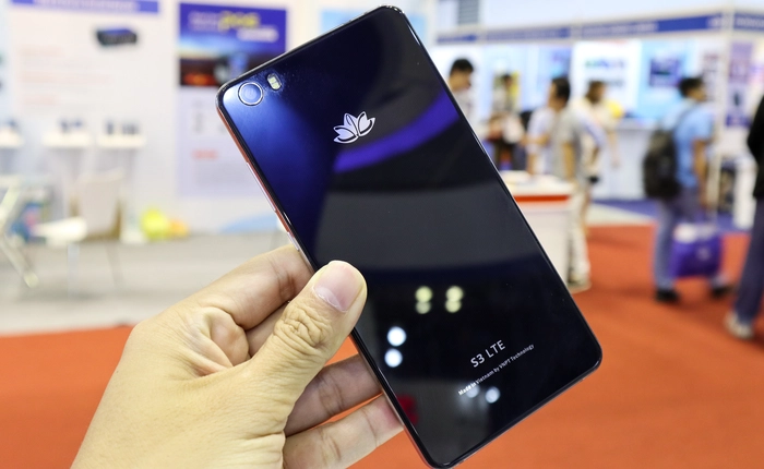 Cận cảnh điện thoại Made In Việt Nam: thiết kế bóng bẩy, cấu hình tầm trung, giá dưới 4 triệu đồng