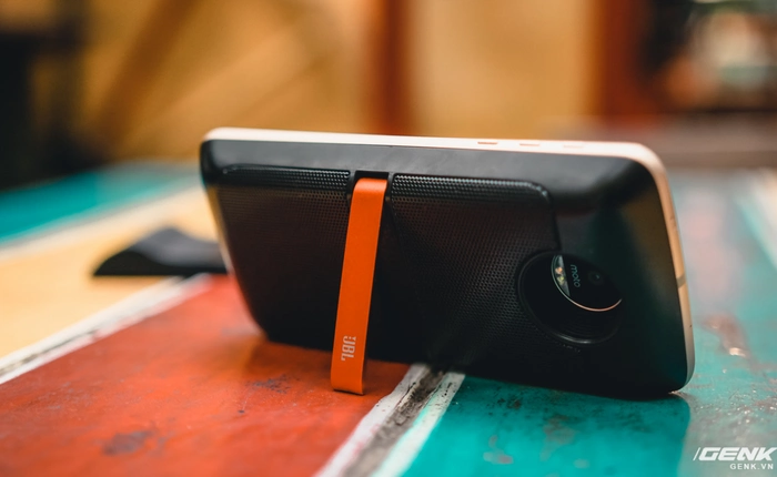 Đánh giá Moto Mod JBL SoundBoost dành cho Moto Z: Nâng tầm trải nghiệm âm thanh chưa bao giờ dễ hơn thế!