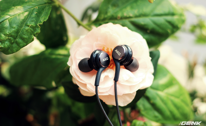 Đánh giá tai nghe AKG bóc máy Samsung Galaxy S8 / S8 Plus: build tốt, chất hay, "đá bay" earpods!