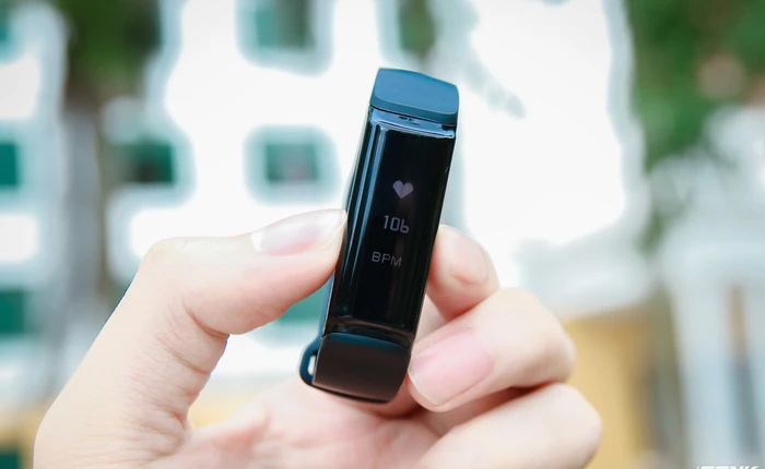 Đánh giá chi tiết PARTRON URBAN S+: Vòng đeo tay theo dõi sức khỏe kiêm luôn tư vấn luyện tập