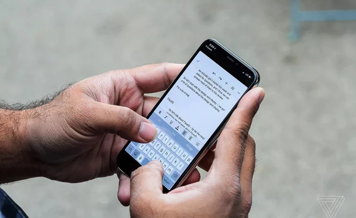 Lỗi kỳ cục trên iOS 11.1 khiến người dùng không gõ được chữ "i"
