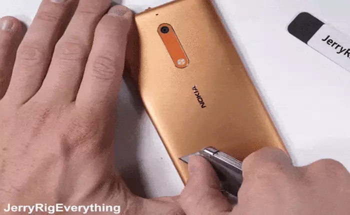 "Tra tấn" Nokia 5: Nồi đồng cối đá chẳng kém gì huyền thoại 3310