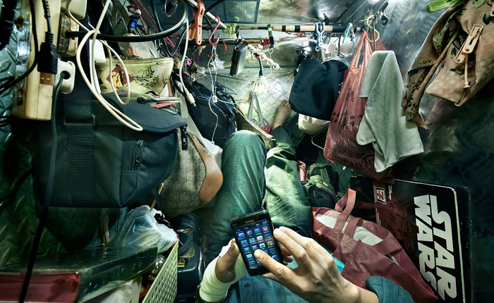 Cuộc sống bên trong những "căn phòng quan tài", nơi không bao giờ tận hưởng được ánh đèn neon lộng lẫy của Hong Kong