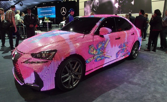 Lexus trình làng xe LIT IS được phủ gần 42.000 bóng đèn LED