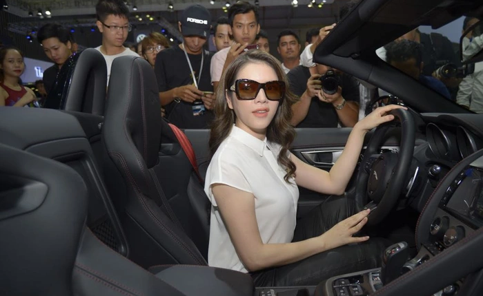 Lý Nhã Kỳ đặt cọc mua siêu xe trị giá hơn 12 tỷ bằng một cú chạm điện thoại