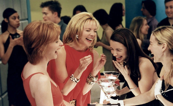 Steve Jobs, Sex And The City và câu chuyện về logo lộn ngược của Apple, mở đầu cho xu hướng đặt logo laptop của cả thế giới