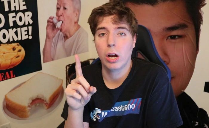 Ôi trời, lại thêm một "thánh lầy" nữa ngồi 40 tiếng đồng hồ để đếm từ 1 tới 100.000