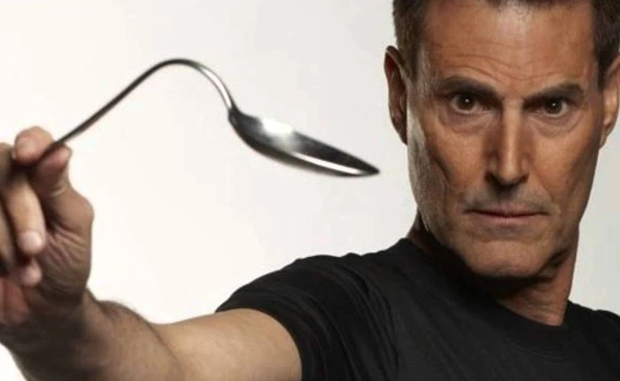 Qua một loạt thử nghiệm, nhà ngoại cảm Uri Geller được CIA công nhận là có năng lực đặc biệt