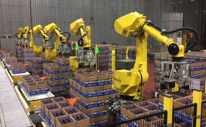 Không phải Trung Quốc hay Mexico, robot mới là đối tượng đang "cướp việc làm" của hàng triệu người Mỹ