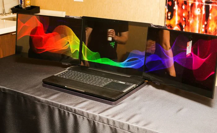 [CES 2017] Tim Cook chắc đang mỉm cười khi nhìn loạt máy tính Windows “nồi đồng cối đá” của đối thủ