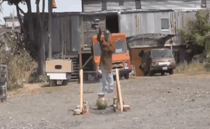 Có những thứ mãi mãi không thuộc về nhau, muối nóng chảy và dưa hấu là một trong số đó