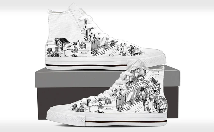 Tín đồ nhiếp ảnh và sneaker hãy chú ý, đây là đôi giày vải có hoạ tiết máy ảnh Nikon chất nhất từ trước đến nay