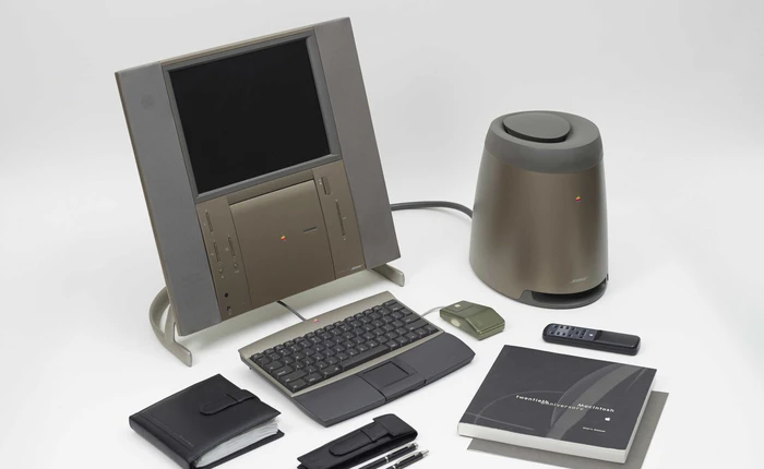 Câu chuyện về Twentieth Anniversary Macintosh, chiếc máy tính giá 7.500 USD được ship bằng xe limousine siêu sang của Apple