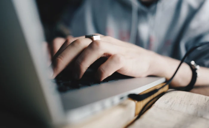 Các trường công nghệ lớn, bao gồm Đại học Stanford đã nhận ra Java không còn là ngôn ngữ xứng đáng để dạy nhập môn nữa