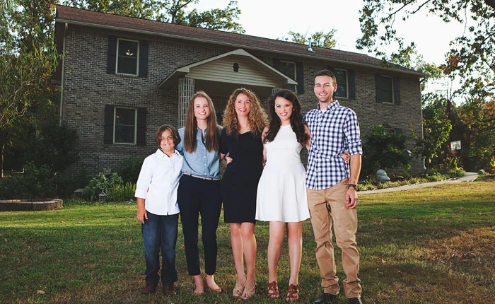 Không biết gì về xây dựng, bà mẹ này vẫn xây nhà theo hướng dẫn trên YouTube và kết quả thật bất ngờ