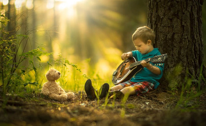 Câu chuyện về hai cậu mẫu nhí đã gián tiếp dạy ông bố nhiếp ảnh gia nghiệp dư cách chụp ảnh đẹp