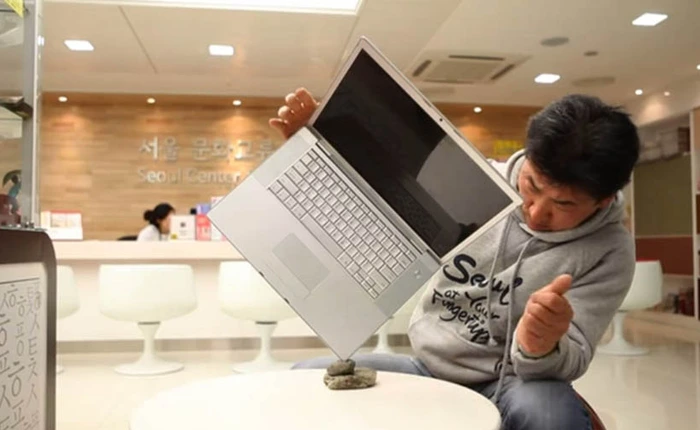 Gặp gỡ dị nhân có thể cân bằng mọi đồ vật