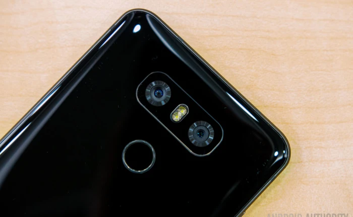 [MWC 2017] Thật khó hiểu khi LG G6 chỉ dùng kính Gorilla Glass 3 để bảo vệ màn hình, còn mặt lưng lại là Gorilla Glass 5