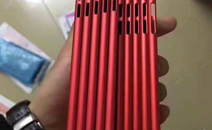 Chỉ chưa đầy 24 tiếng, Việt Nam đã xuất hiện dịch vụ độ vỏ đỏ cho iPhone cũ, giá hơn 1 triệu đồng