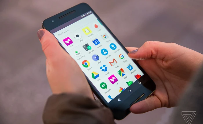 Google, Samsung và một loạt nhà sản xuất smartphone lớn chấp nhận chia sẻ bằng sáng chế, thành lập một liên minh Android