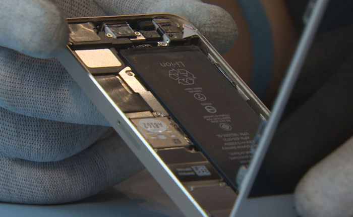 Mua iPhone của nhà mạng để an tâm, cuối cùng vẫn nhận “trái đắng”