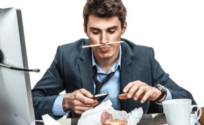 Ứng dụng mới của Microsoft: Nhân viên muốn lười cũng khó