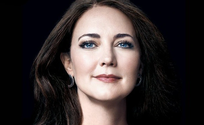 Nữ kế toán xinh đẹp này đã biến chai đựng nước thành thương hiệu thời trang trị giá 100 triệu USD