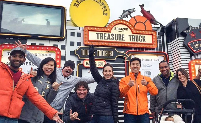 Thay vì mua hàng tại shop, Amazon mang shop đến tận nhà bạn theo cách không thể thú vị hơn