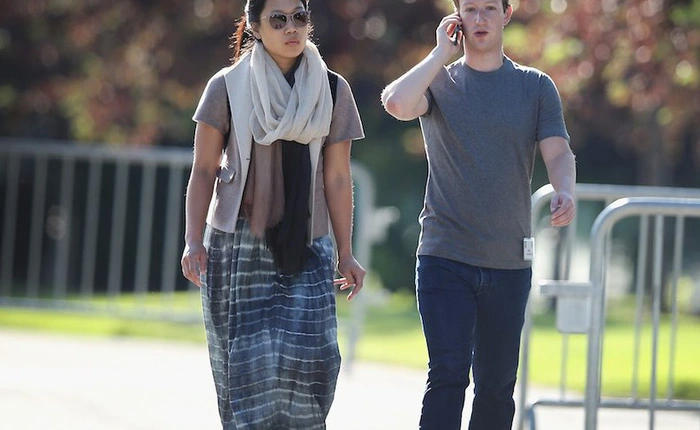 Bạn có thể mua chiếc áo giống hệt CEO Facebook với giá rẻ gấp 10 lần