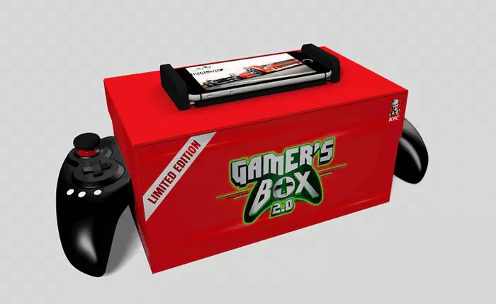 KFC lại gây chú ý khi tung ra thị trường hộp đựng gà rán kiêm tay cầm chơi game di động