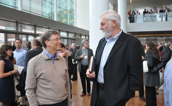 Cùng nghe Bill Gates chia sẻ về người thầy mà ông luôn kính nể - bác sĩ Bill Foege