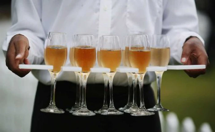 Câu hỏi này của nhà kinh tế học vừa đạt giải Nobel cho thấy: Chúng ta vẫn chưa thực sự hiểu rõ về tiền bạc