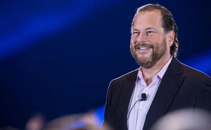 CEO Salesforce lôi Surface ra làm trò cười: "Đấy nhìn thấy ngay là có mấy ai dùng Surface đâu?"