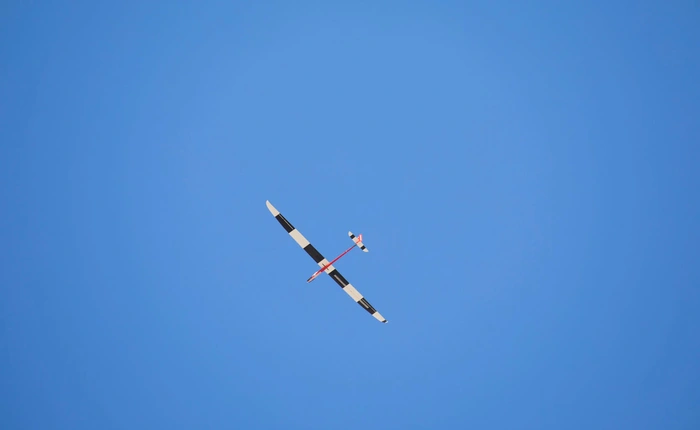 Microsoft phát triển Robot tàu lượn dùng trí tuệ nhân tạo, có khả năng tự điều khiển đường bay như loài chim