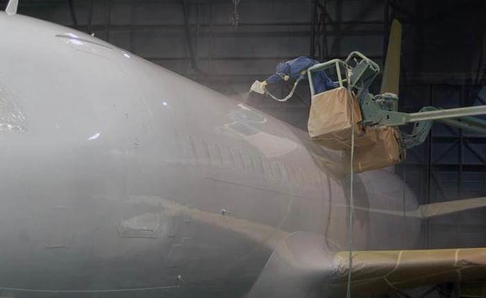 Tại sao đa số máy bay lại có màu trắng?