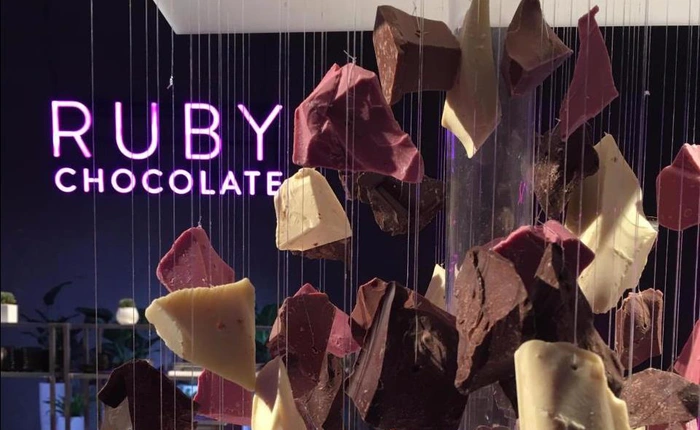 Loại chocolate mới đầu tiên trong suốt 80 năm qua có màu hồng ngọc tự nhiên