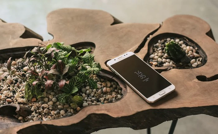 Dòng Galaxy J 2018 cần nâng cấp những gì để tiếp tục là Vua phân khúc tầm trung?