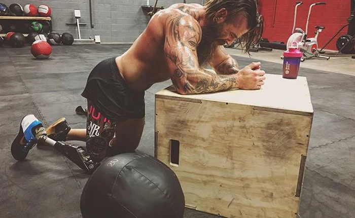 Bạn lấy lý do đau người để nghỉ tập Gym? Hãy xem người cựu binh tàn tật này và tự thấy xấu hổ