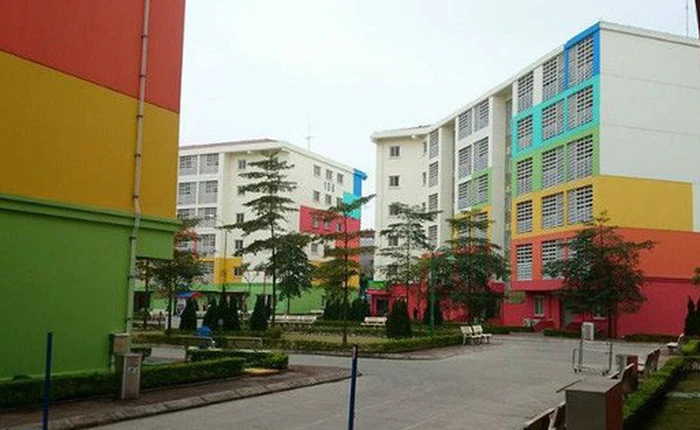 Cuộc sống trong nhà máy Samsung Bắc Ninh: Công nhân đông bằng một... huyện người