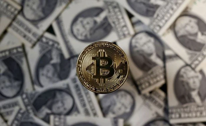 Giữa cơn sốt tiền mã hóa: dân Mỹ đổ xô... cắm nhà, cào thẻ chơi bitcoin