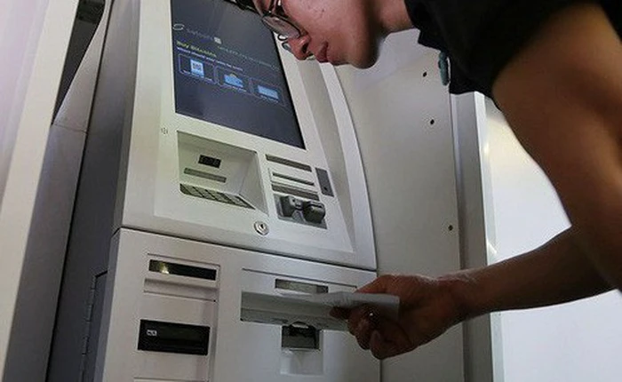 Cục than nóng Bitcoin: Ai sẽ là người cầm cuối cùng?