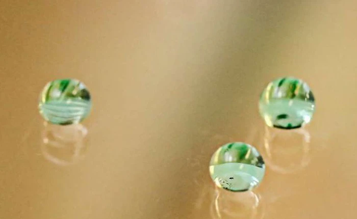 Khám phá mới về chuyển động của phân tử nước