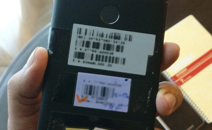 Lộ ảnh thực tế Google Pixel 2, sẽ có tùy chọn màu mới, ngoài ra thì chẳng có gì đặc biệt