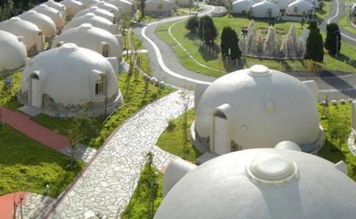 Động đất 7 độ richter cũng chưa là gì đối với những căn nhà mái vòm chỉ nặng 80kg này