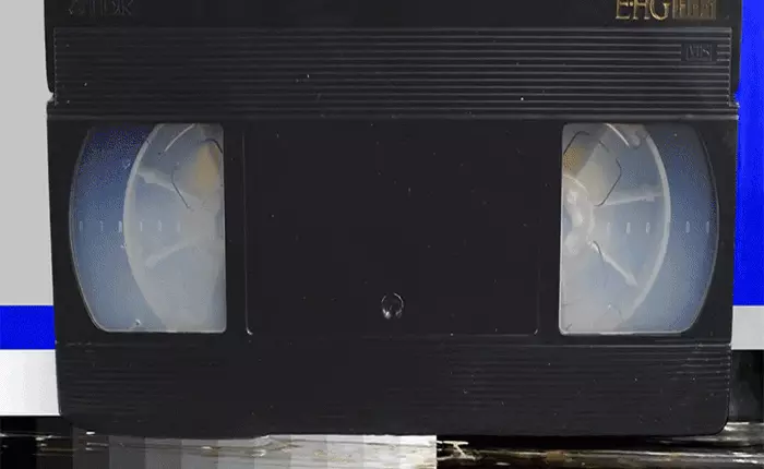 Ngắm "tuổi thơ" tan chảy khiến bạn có cảm giác như xem một thời đại đang trôi qua